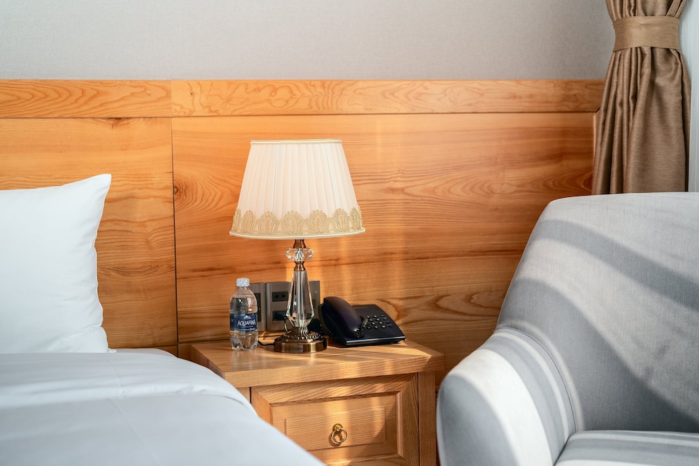 Sunny Ocean Hotel & Apartment 24/71