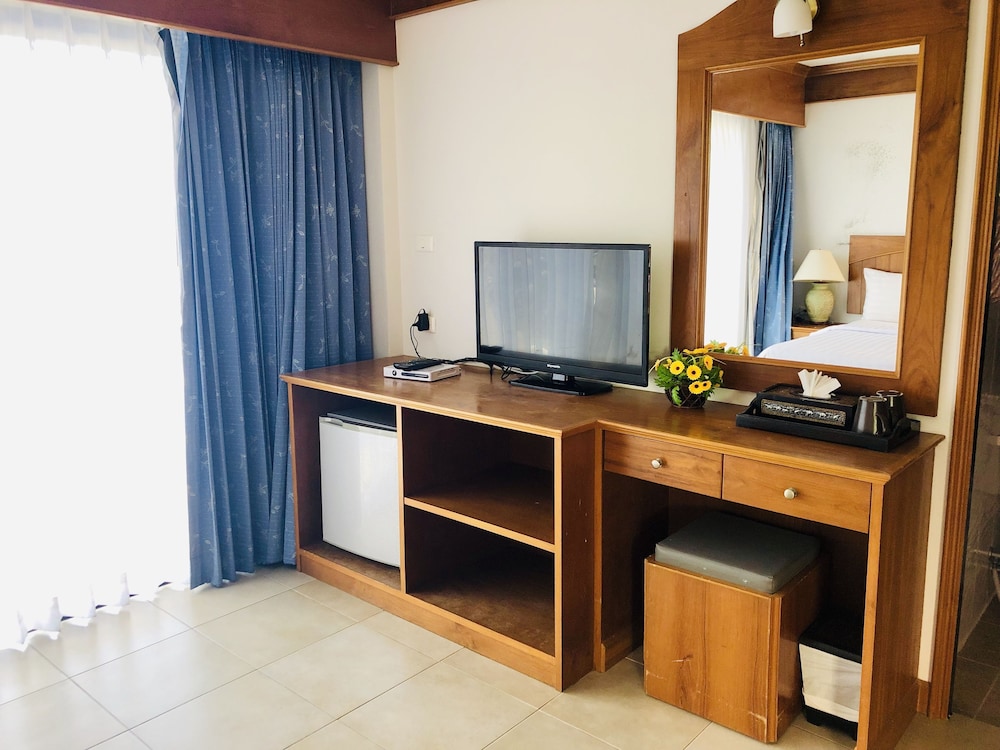Jiraporn Hill Resort Patong Phuket 8/59