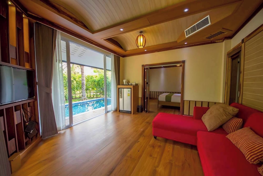 Taman Spa Resort 50/70