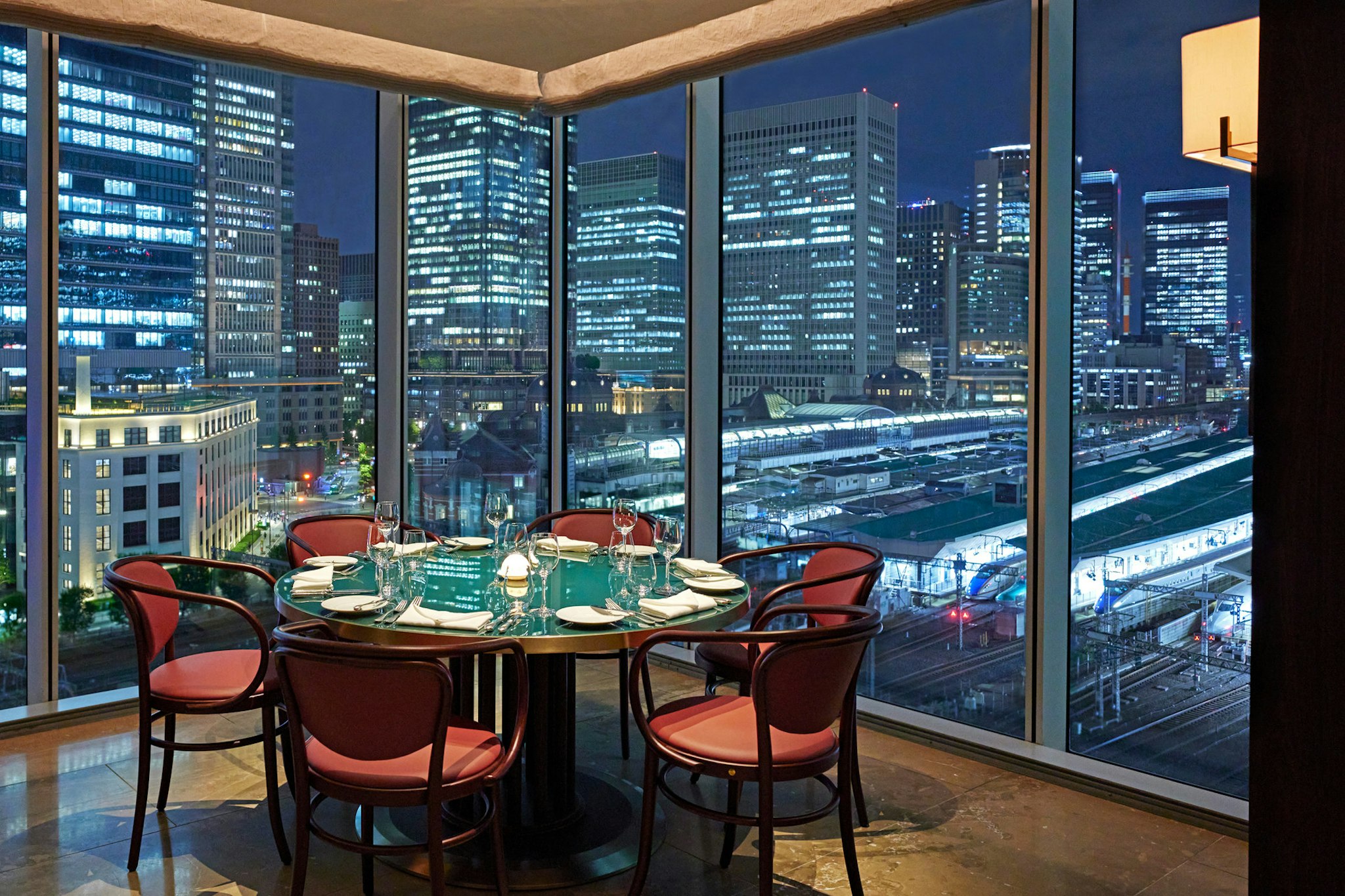 Four Seasons Hotel Tokyo At Marunouchi 6/13