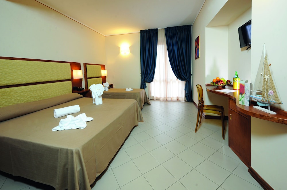 Hotel Tropis 30/70