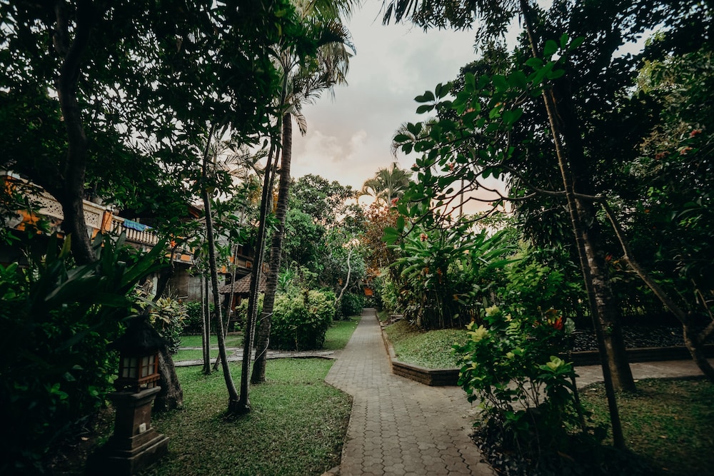 Three Brothers Bungalows & Villas Legian 73/79
