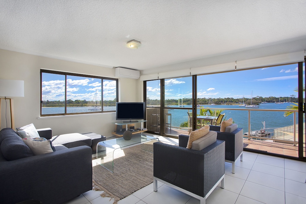 NOOSA SHORES RESORT 30/70