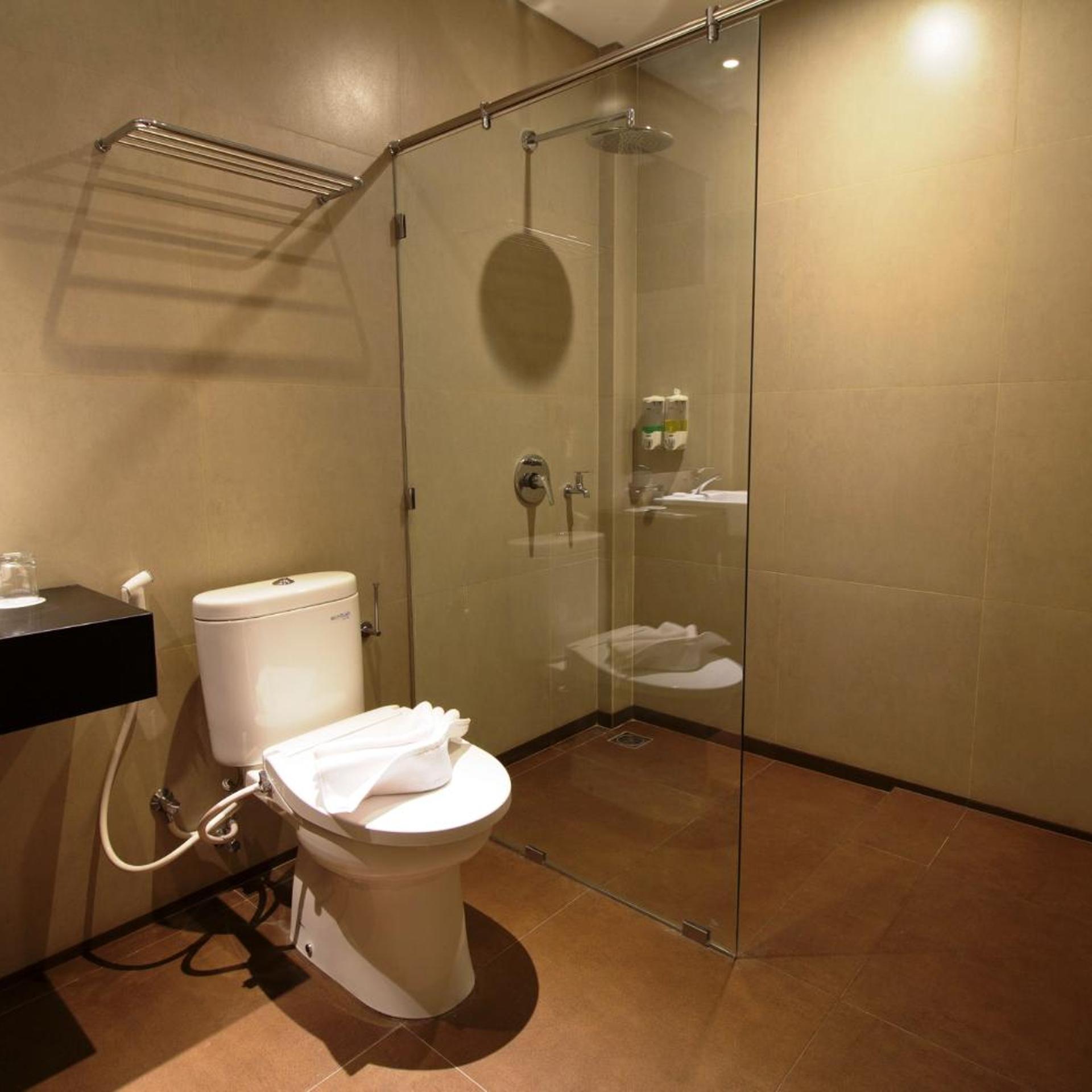 Vinotel Cirebon 50/50