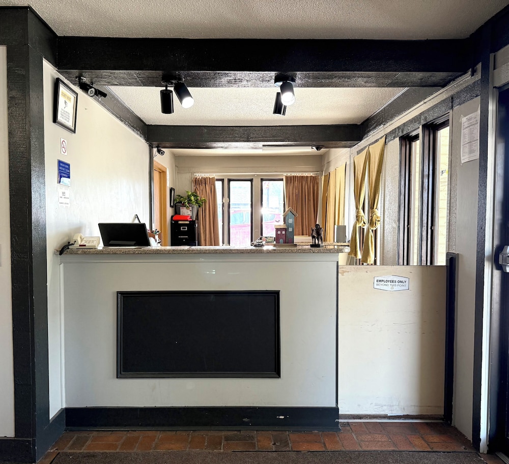 Americas Best Value Inn Webster City 9/53
