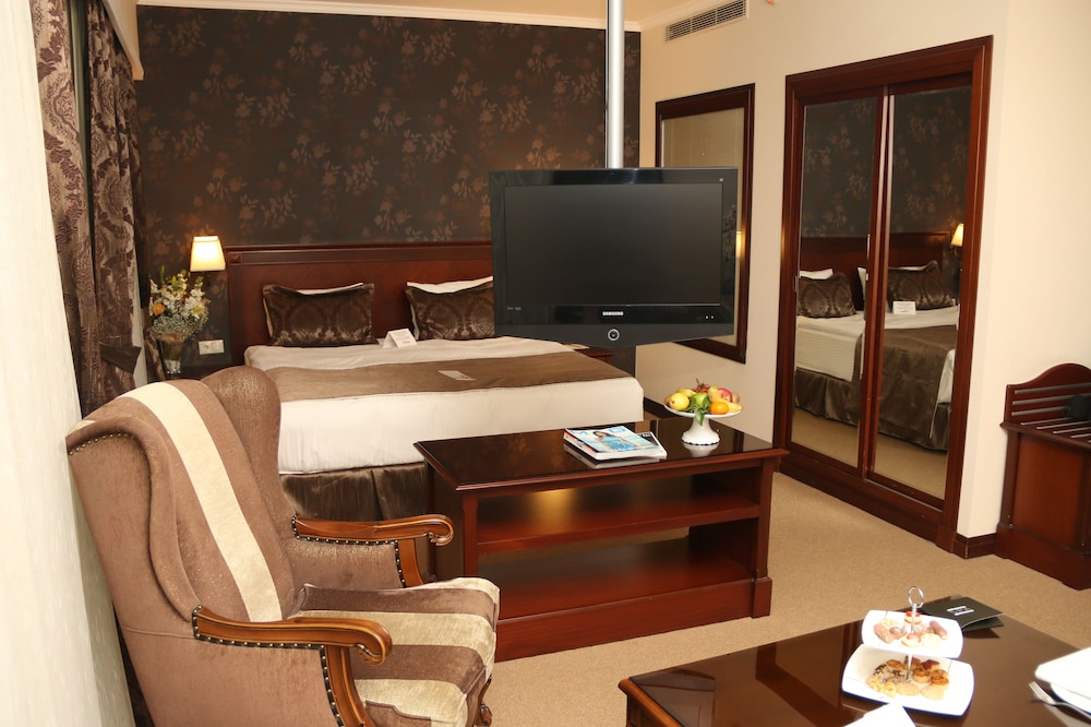 Hotel Monec 40/50