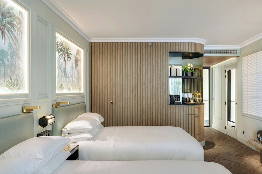 غرفة بسريرين كوين بشرفة بإطلالة جزئية على البحر، The Pyrmont Curacao, an Autograph Collection All Inclusive Resort Adults Only 3/4