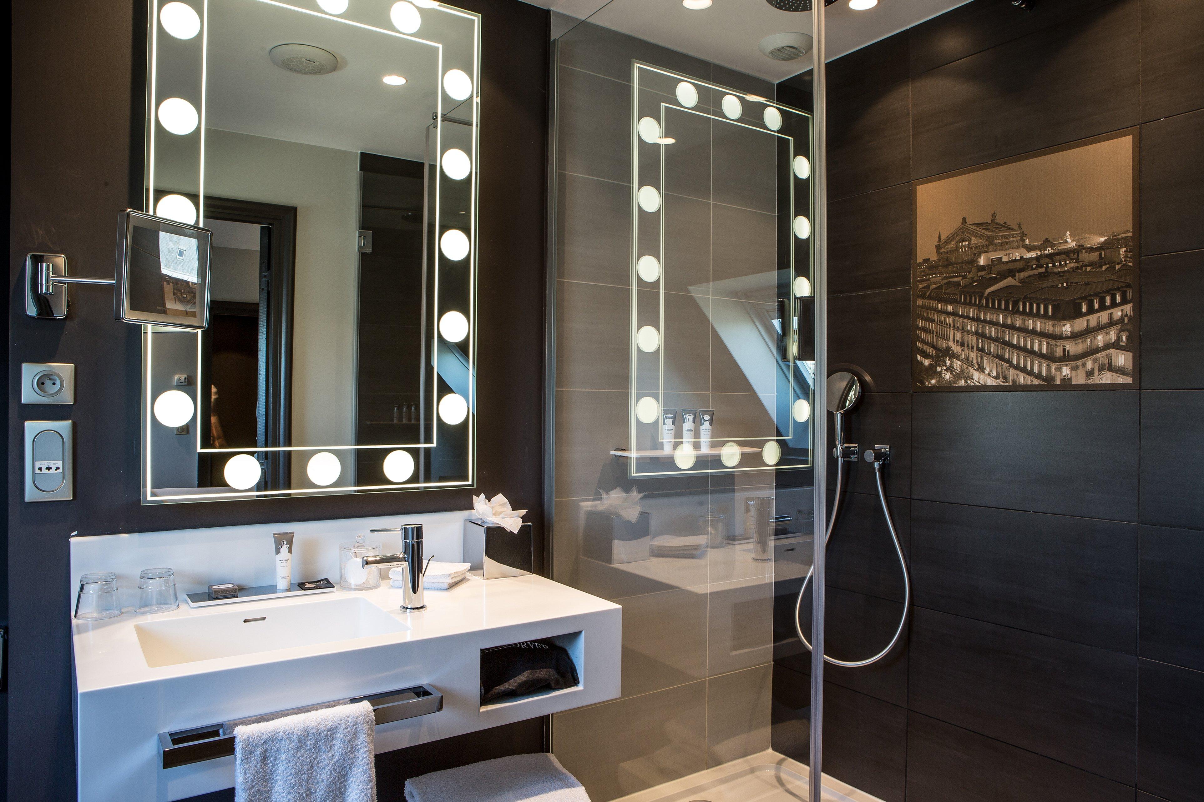 جناح بغرفة نوم واحدة مع أريكة، Hotel Indigo Paris - Opera by IHG 7/7