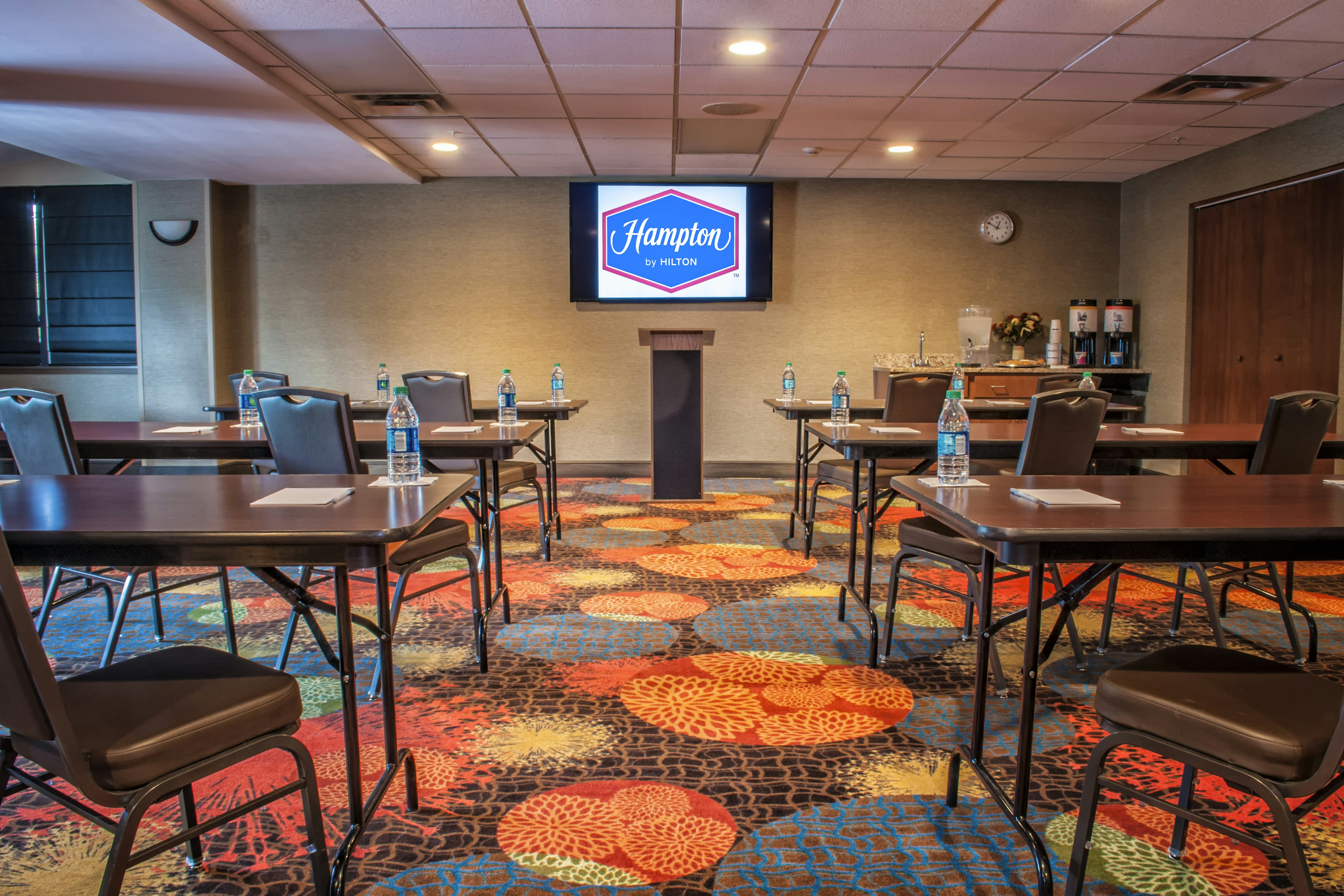 Hampton Inn New Philadelphia 40/44