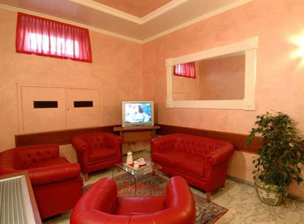 HOTEL IDEALE 34/44