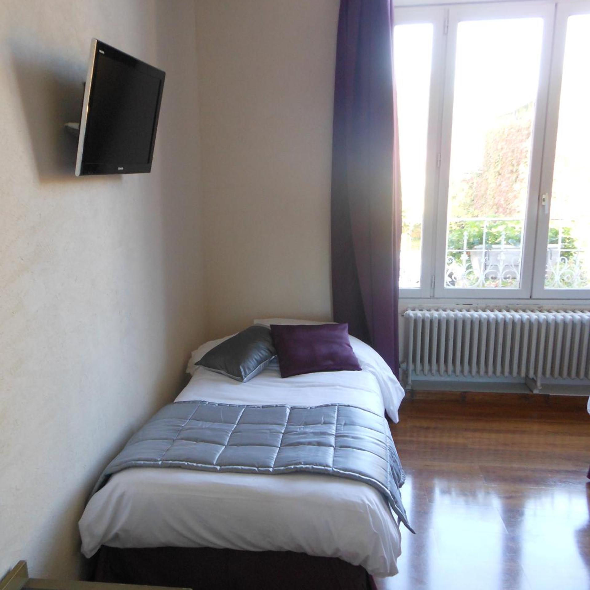 LOGIS HOTEL ECU DE FRANCE 12/45