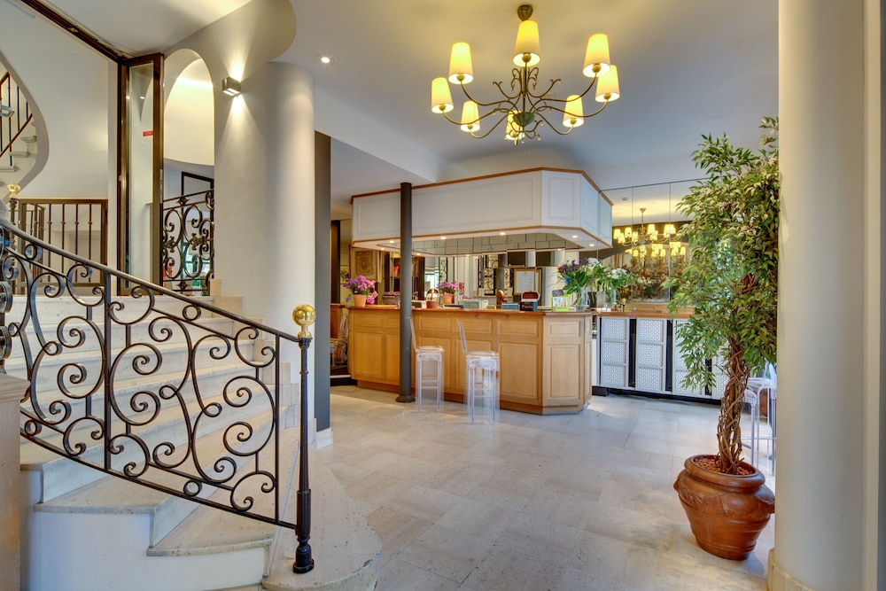 Grand Hotel Des Gobelins 5/55