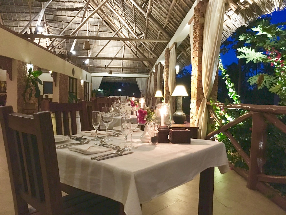 The Sands Beach Resort, Zanzibar 10/72