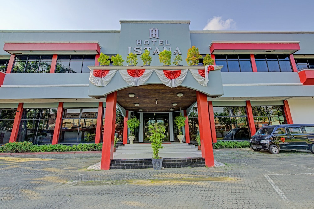 Oyo 3934 Hotel Istana Syariah Ex Istana Pekalongan 4/50