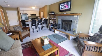 Okemo Mountain Lodging 29/42