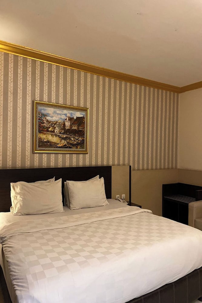 Hotel 88 Jember 27/50