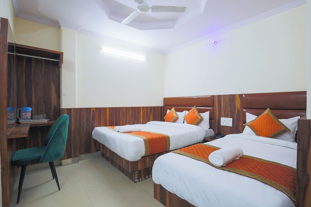 Deluxe, Triple, 1 Double and 1 Single Bed