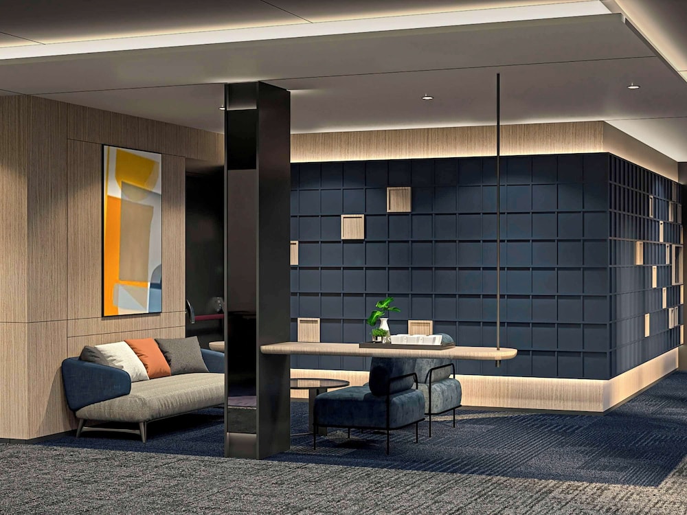 Ibis Surabaya Tidar 8/23
