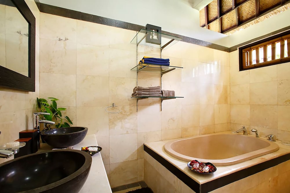 Villa L'orange Bali 48/50