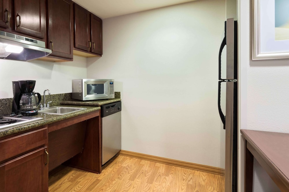Homewood Suites by Hilton Tampa Airport Westshore 39/50