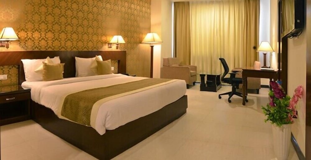 Devashish Hotel 10/27