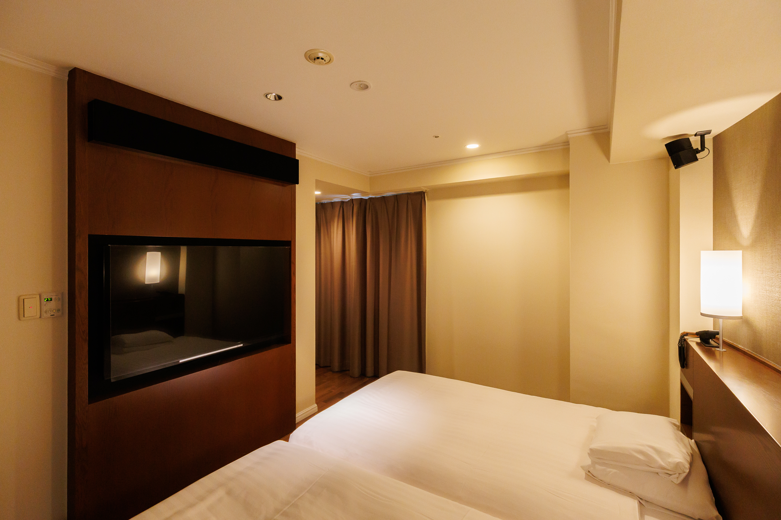 Aoi, Twin Beds