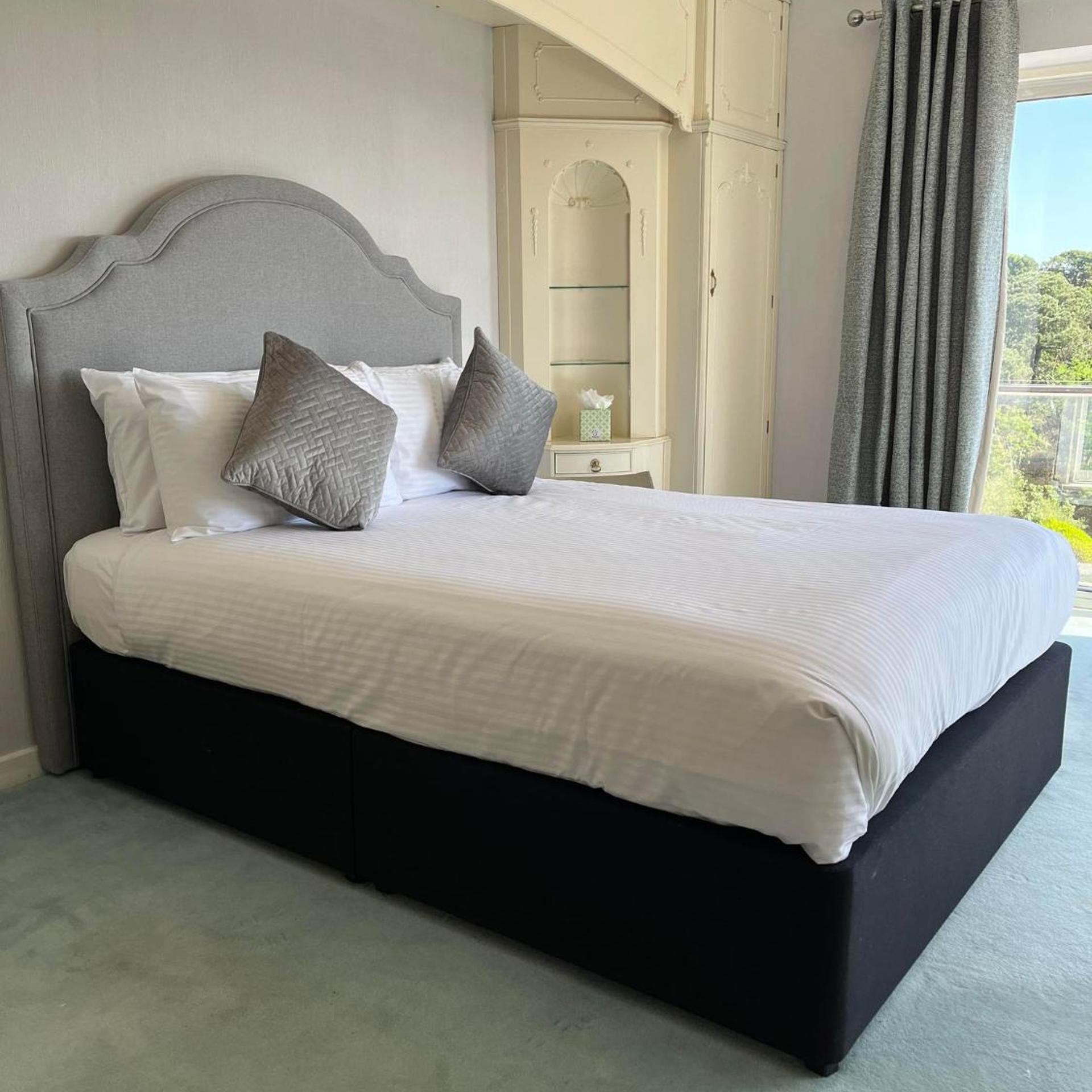 Suite, Sea View