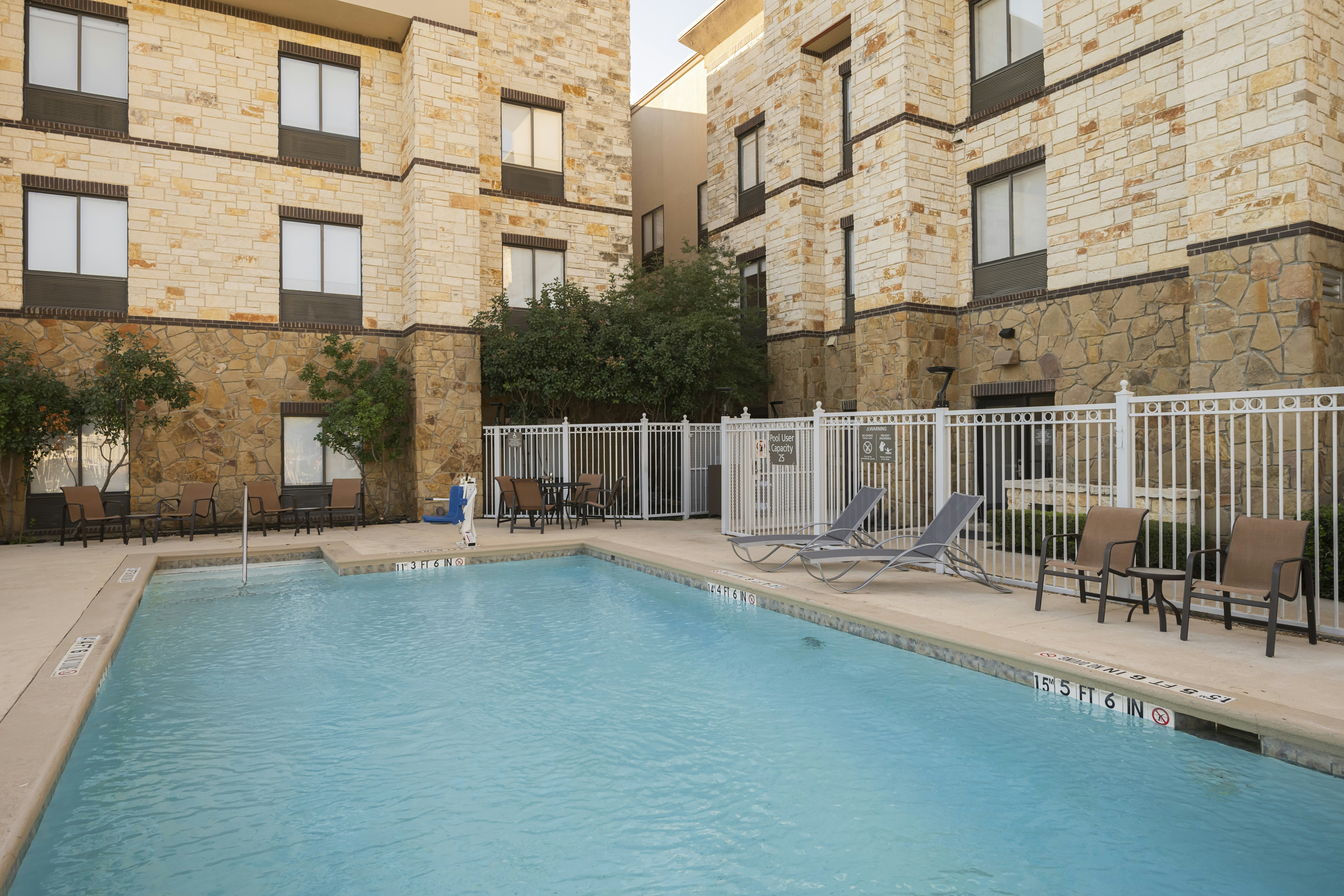 Hampton Inn and Suites Mansfield 12/13