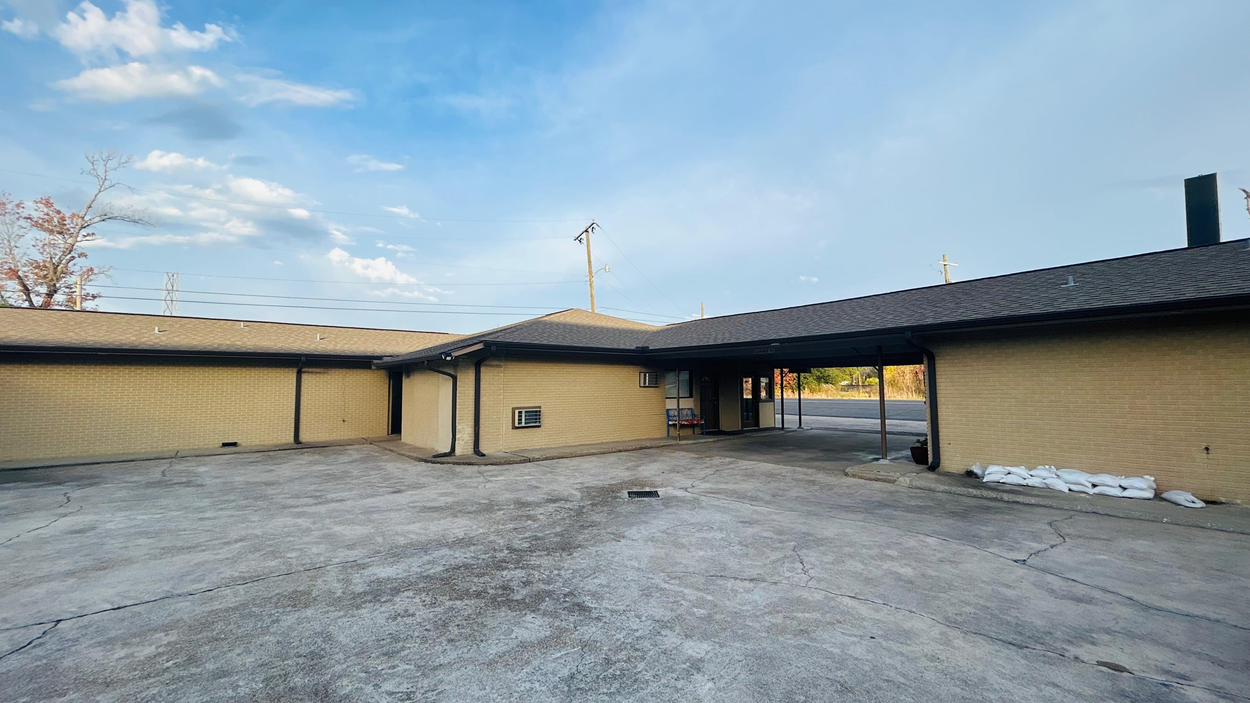Relax Inn By OYO Sulphur Hwy 90 17/17