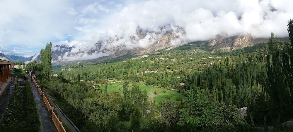 Hunza Serena Hotel 52/57