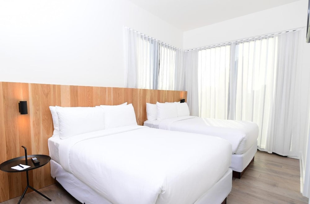 The March Hotel 23/58