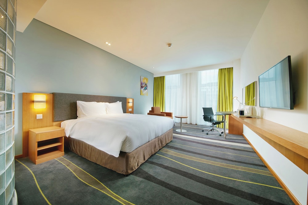 Standard, Queen Bed, Extra Floor Space
