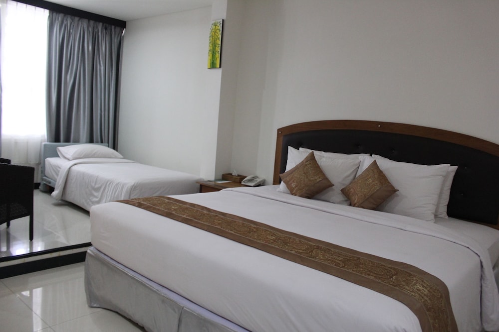 The Kanjeng Suites Kuta Galeria - Bali 16/56