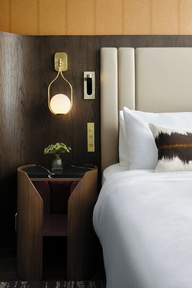 Hotel Trinity, Autograph Collection 9/26