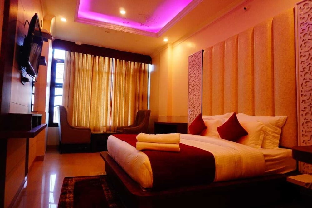 Hotel Grand Hill 18/29