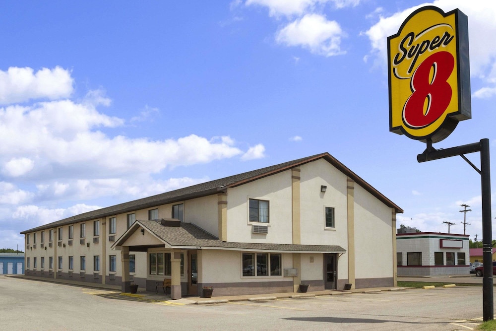 Super 8 by Wyndham Blackwell 1/15
