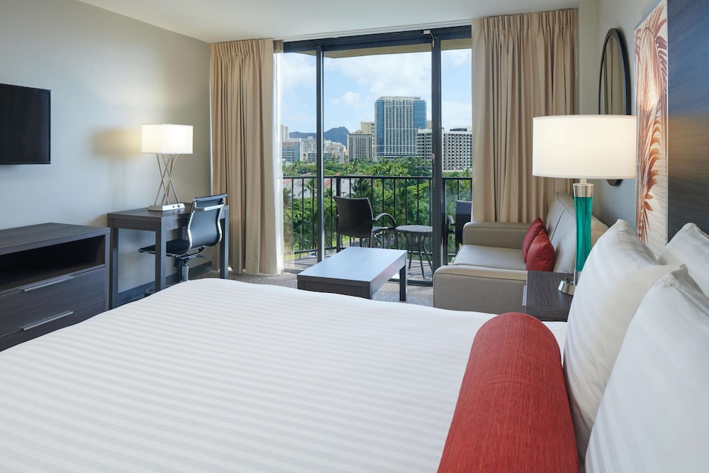 AQUA PALMS WAIKIKI 20/41
