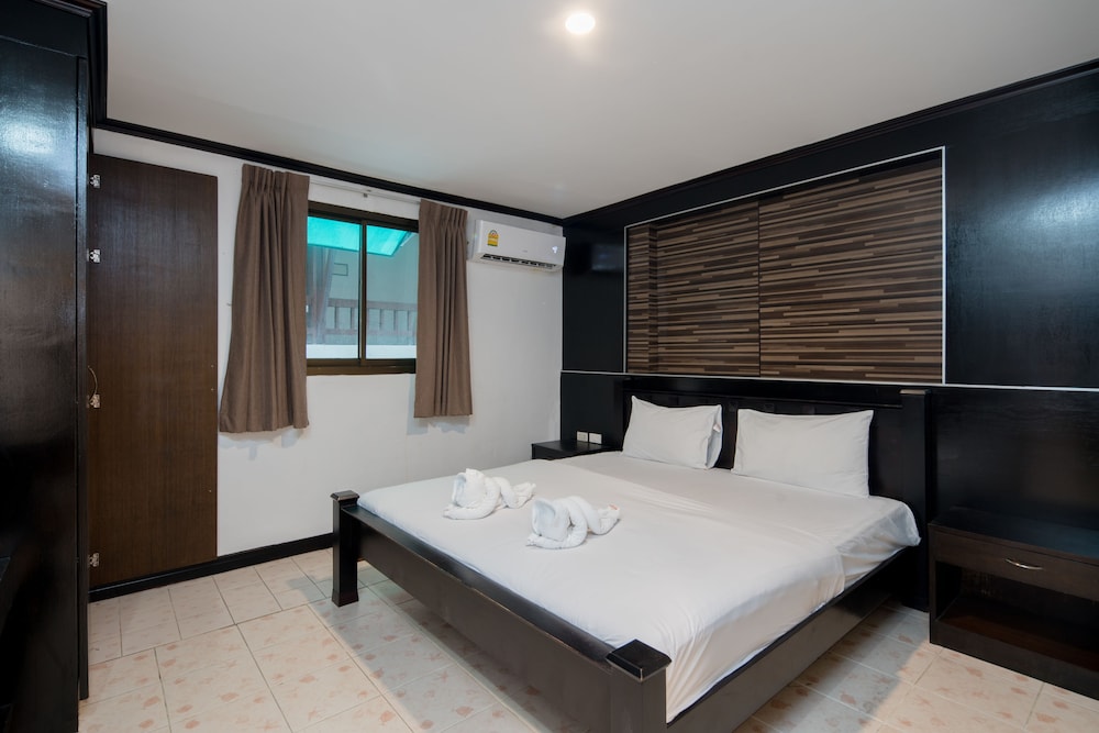 Royal Beach Residence 15/50