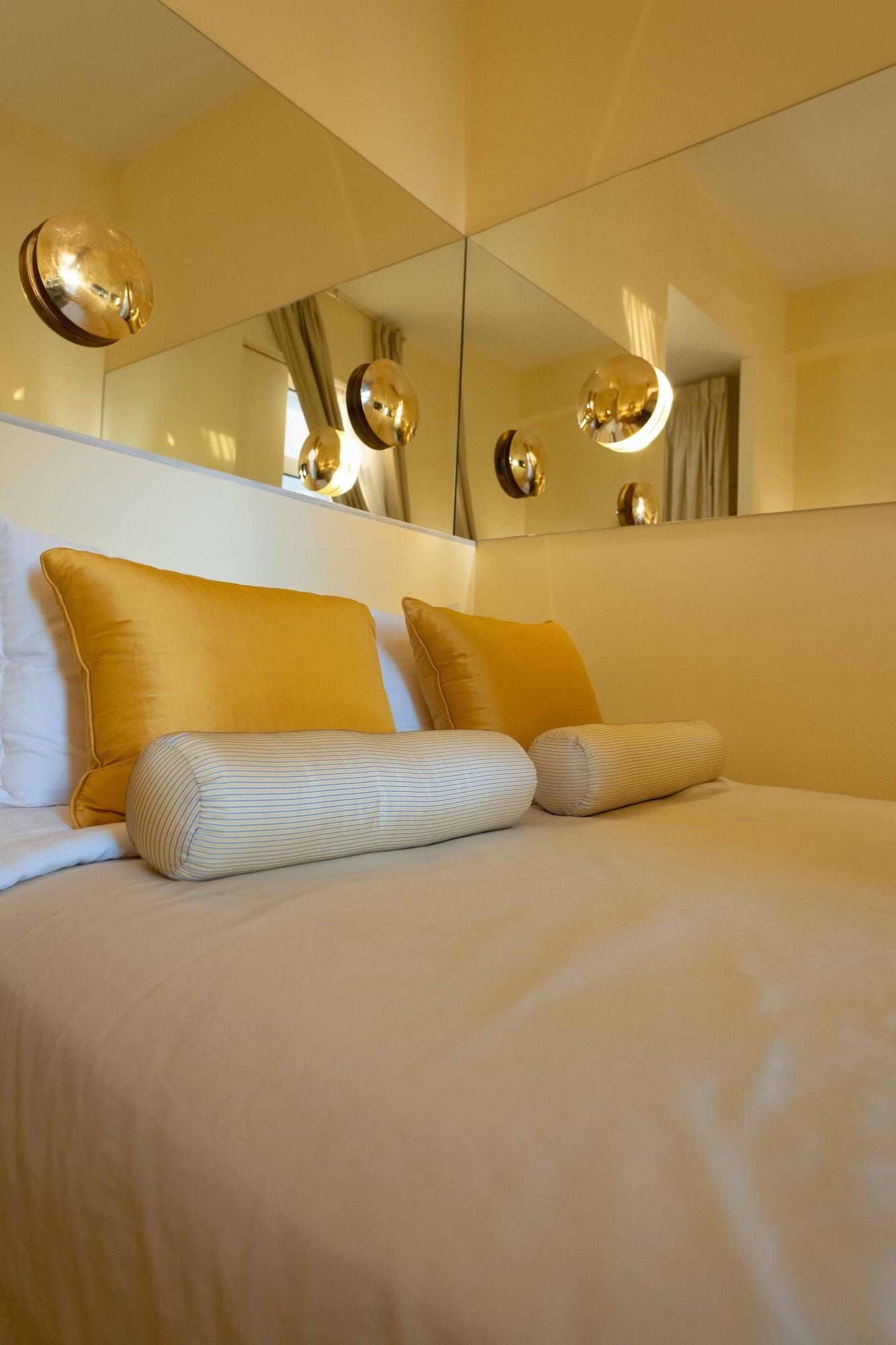 City, Double Bed