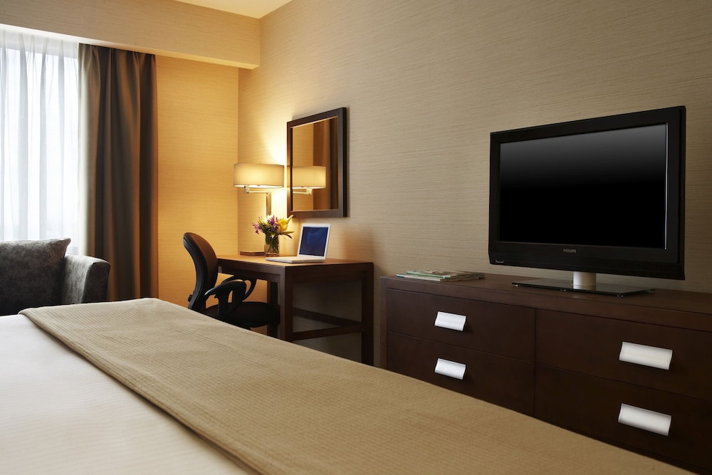 Holiday Inn Express Suites Vaughan 28/78