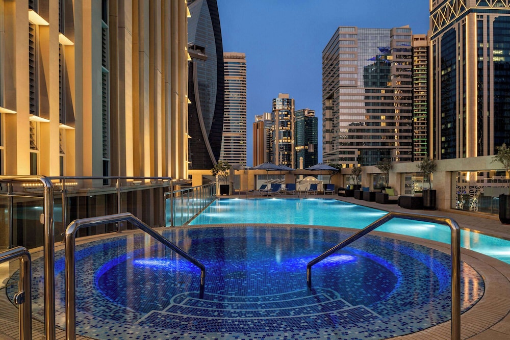 Wyndham Grand Doha West Bay Beach 33/57