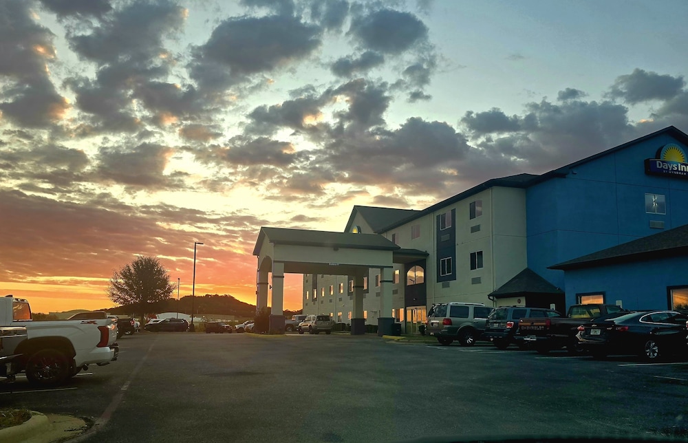 Days Inn by Wyndham Copperas Cove 2/53