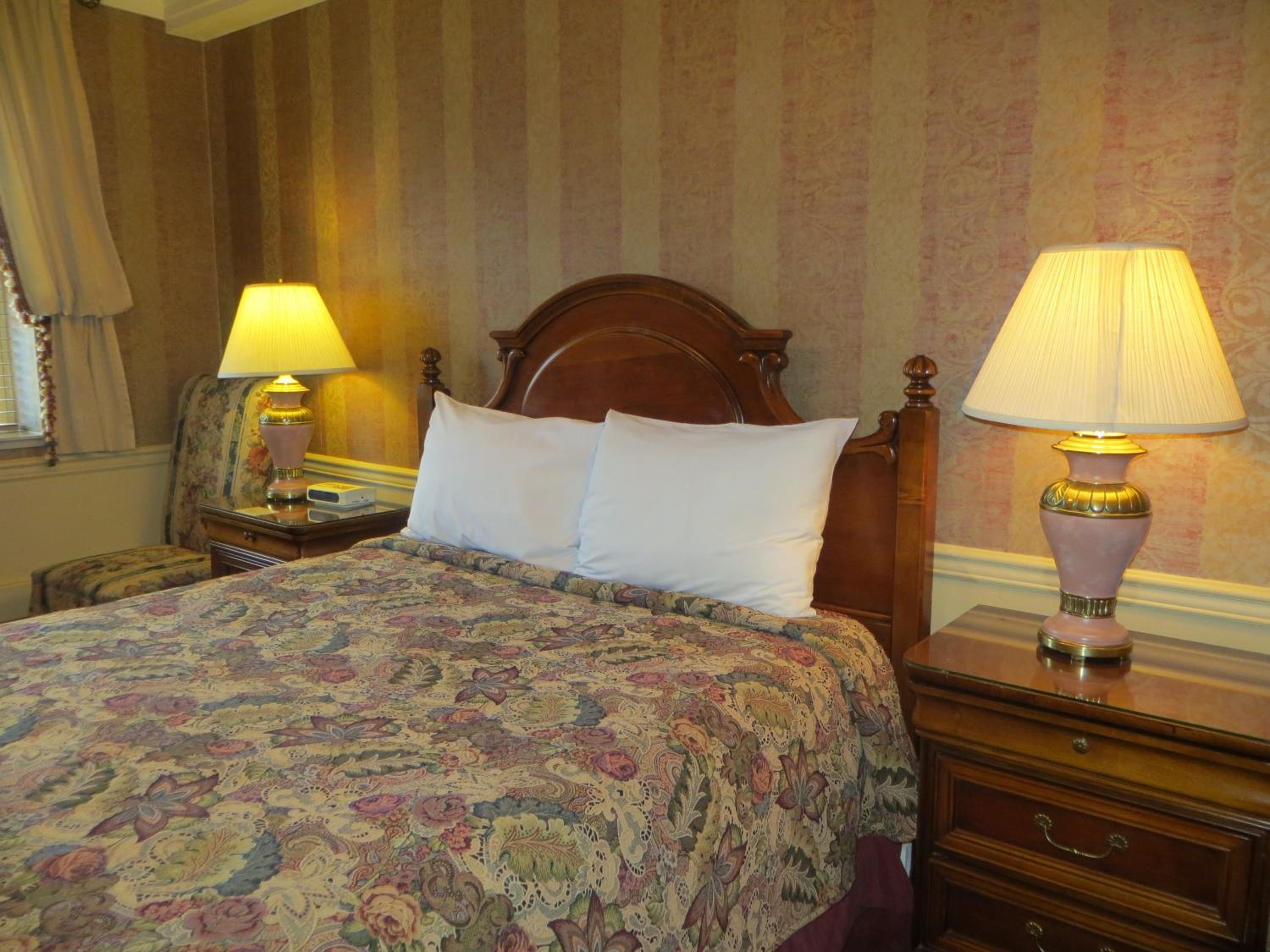 Athabasca Hotel 18/50