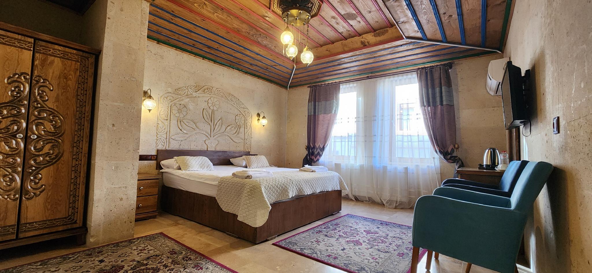 DELUXE, DOUBLE BED, NO BALCONY