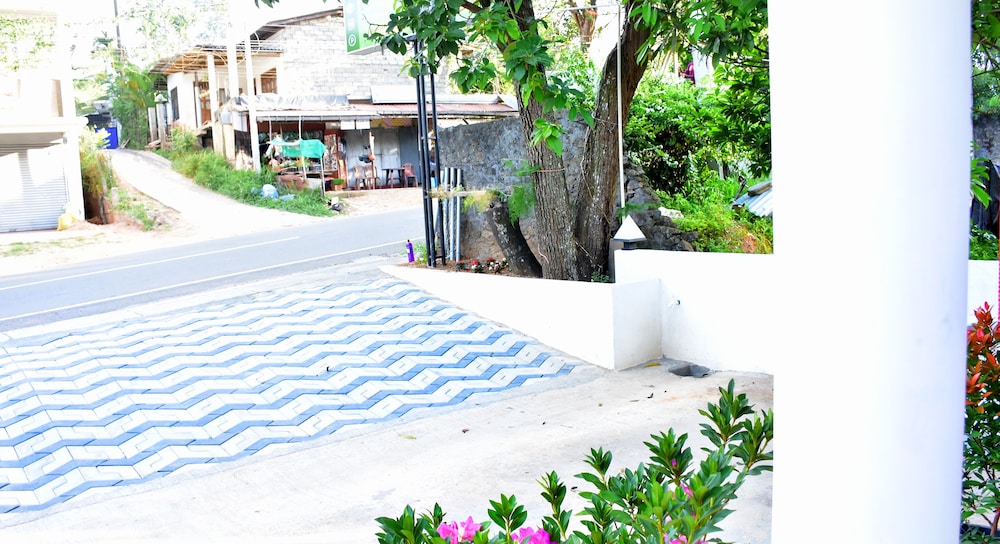 Nine Arch Holiday Resort 48/56
