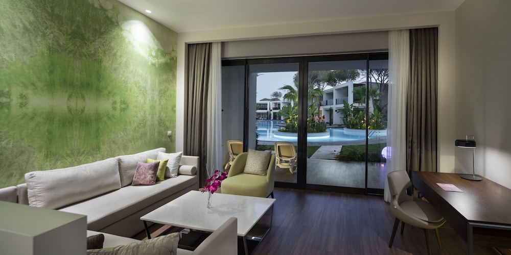 Trendy Lara Hotel 40/67