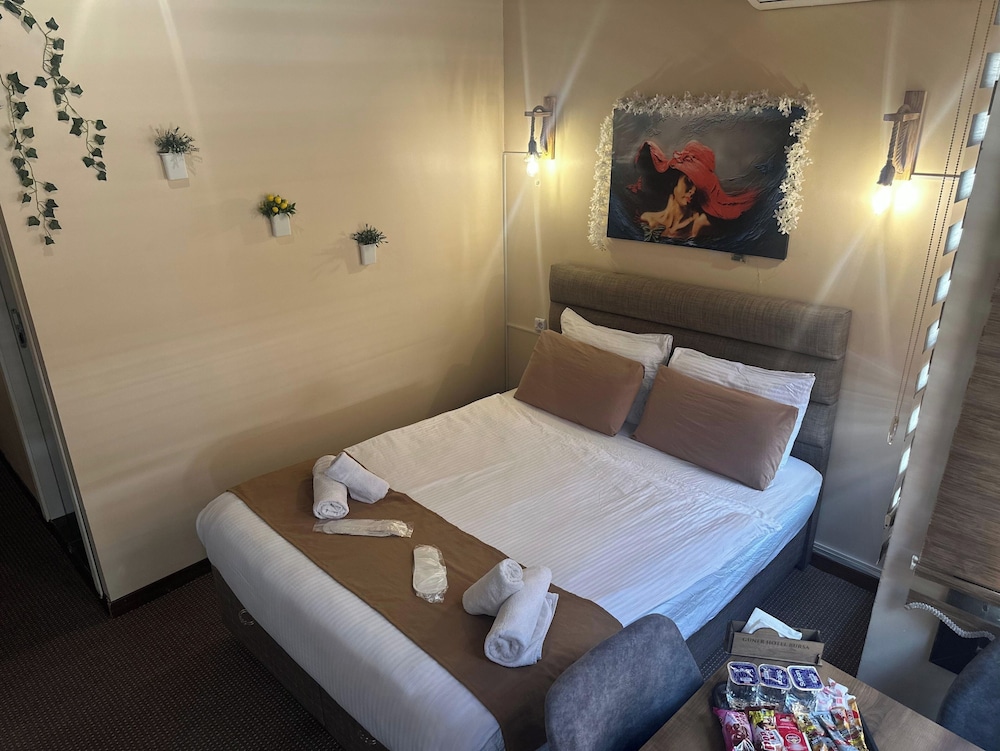 Guner Hotel 15/42