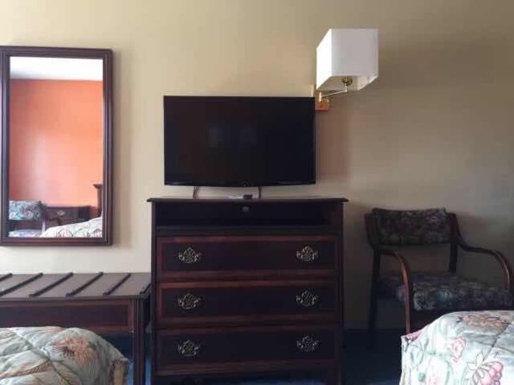 Motel6 Bracey, VA - I-85 28/32