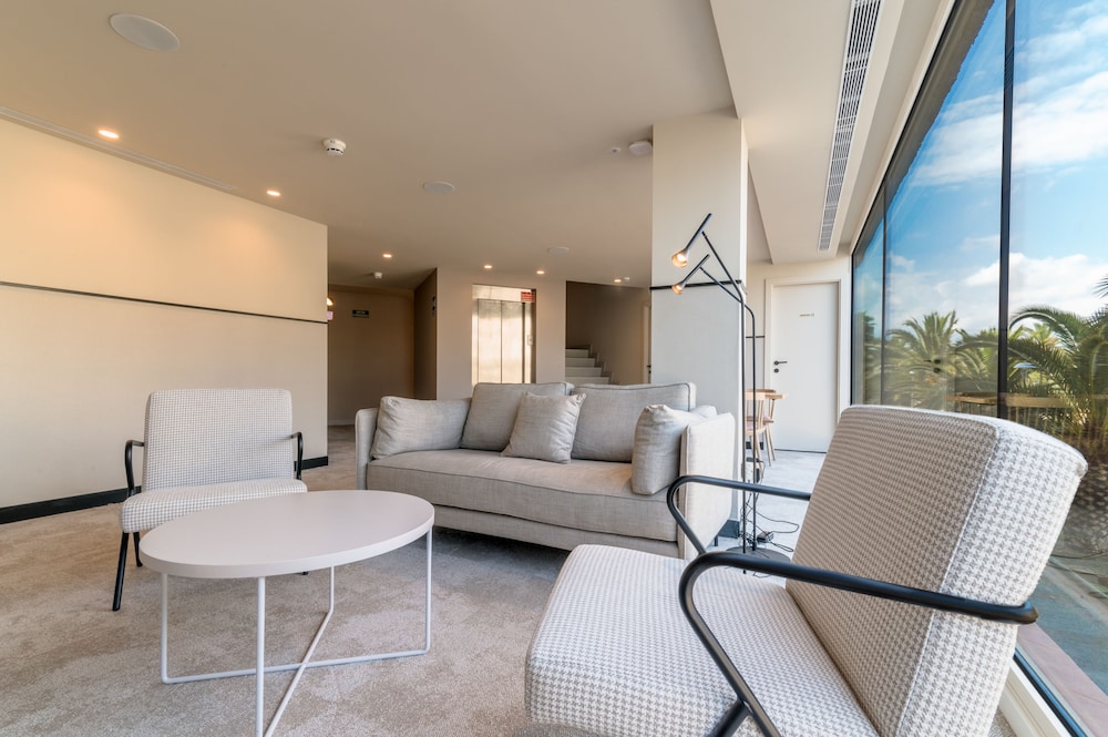 Akquaaa Boutique Hotel 24/48