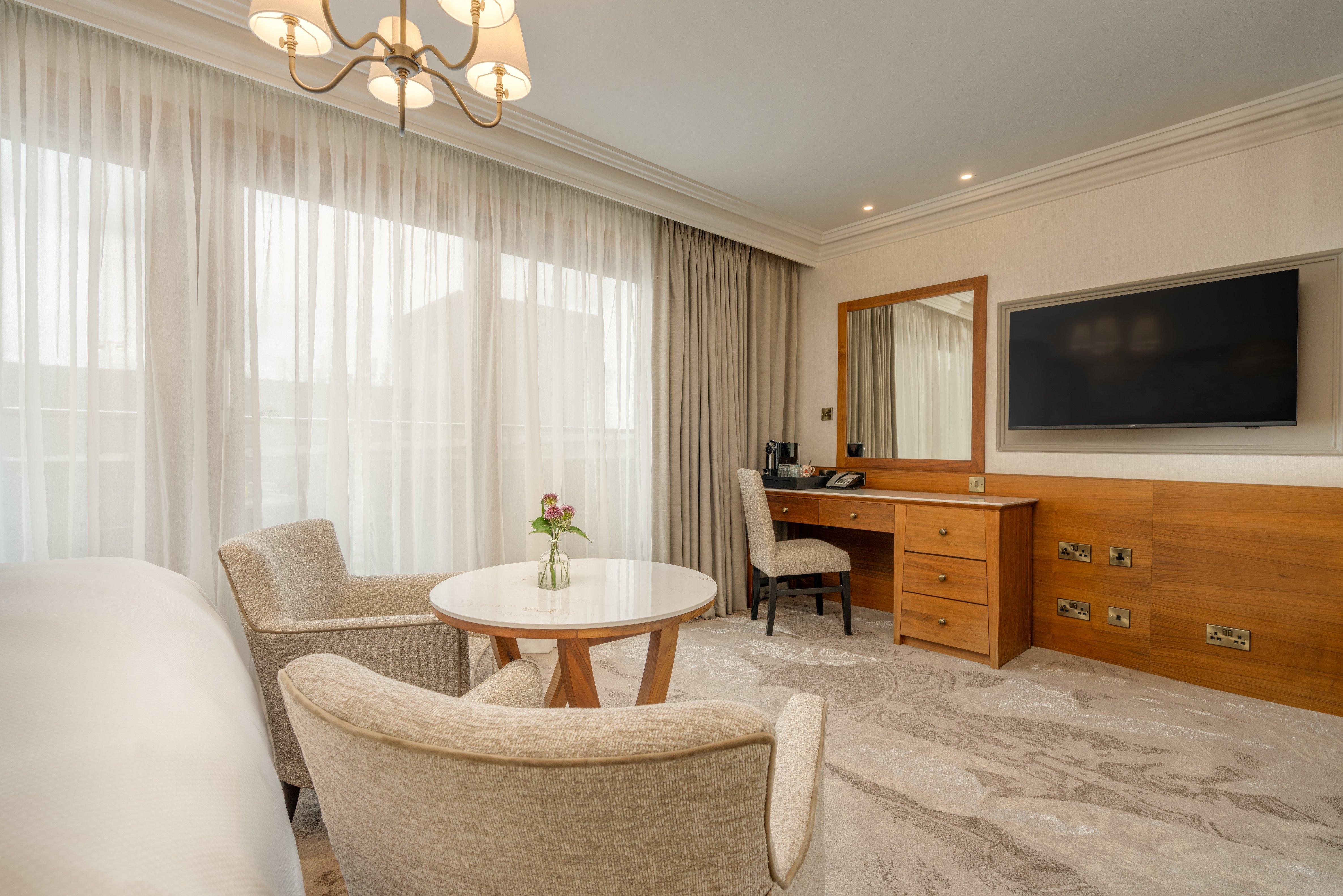 Brooks Hotel 24/50